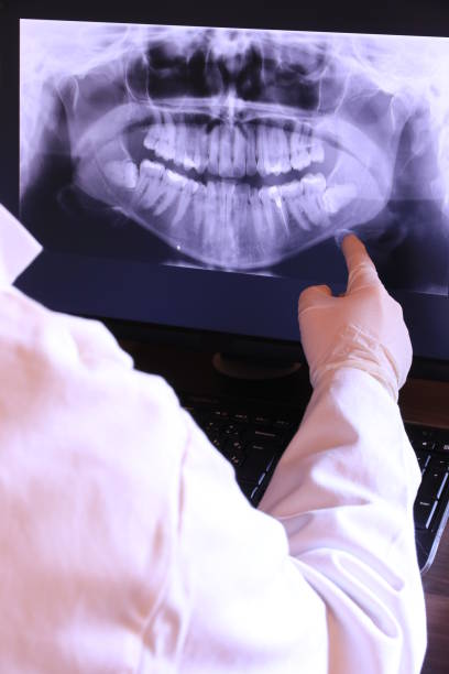 Best Weekend Emergency Dentist in Gladeview, FL